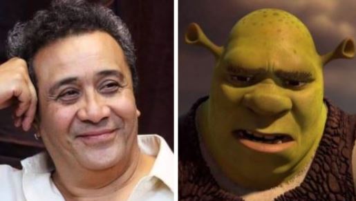 Fotografía del actor de doblaje Alfonso Obregón junto a la imagen de Shrek